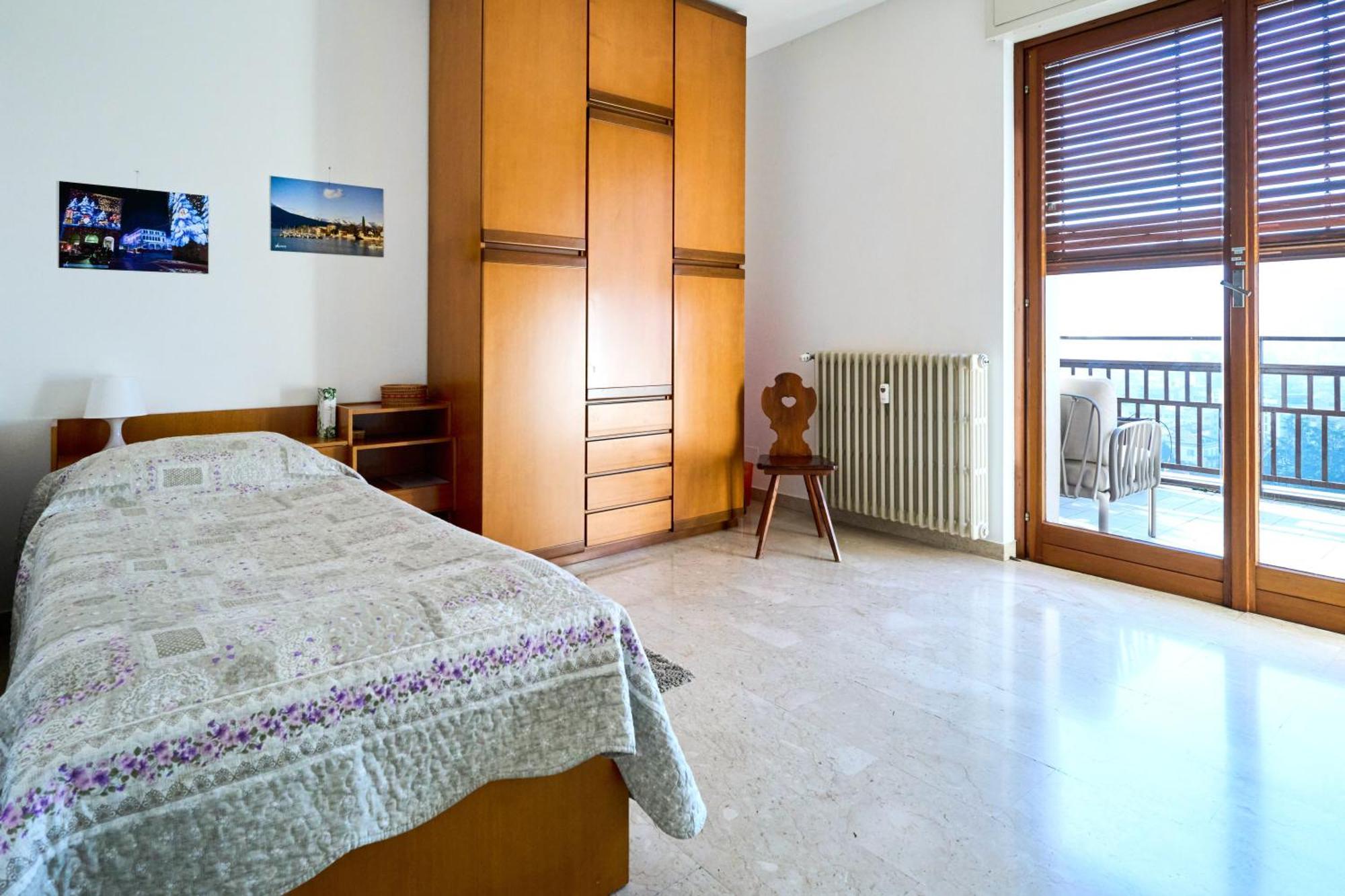 Aerie Esmeralda Apartment Como